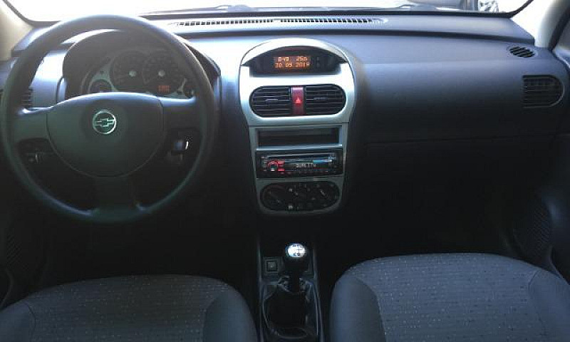 Corsa Hb Premium 1.4...