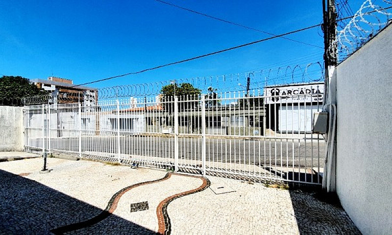 810M² Excelente Casa...