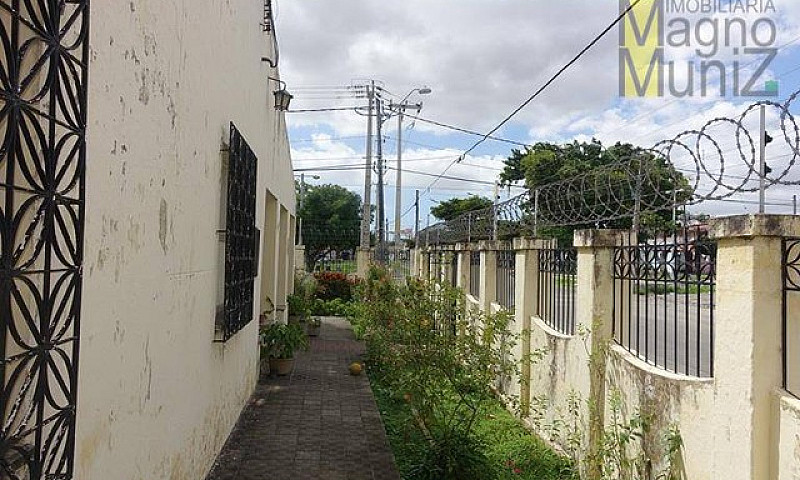 Casa Com 3 Dormitóri...