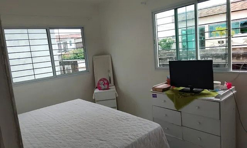 Aluga-Se Uma Casa...