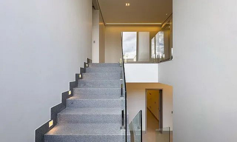 Casa Em Dois Pavimen...