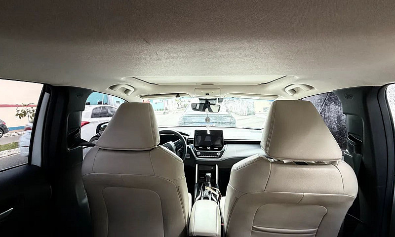 Toyota Corolla Cross...