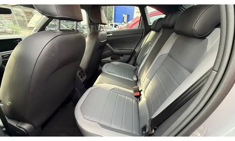 Volkswagen Nivus Hig...