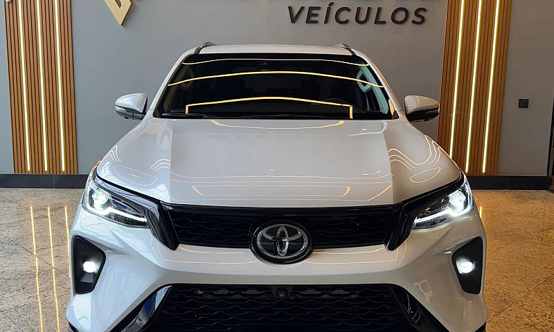 Toyota Hilux Sw4 Srx...