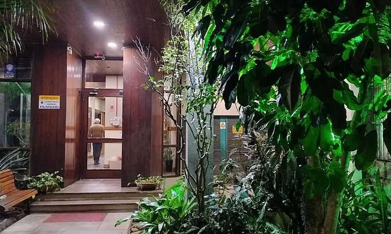 Apartamento De 01 Do...