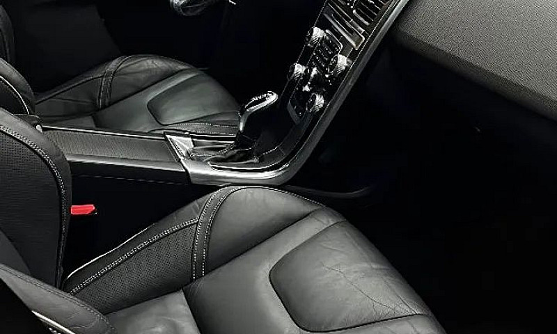 Volvo Xc 60 T-5 R-De...