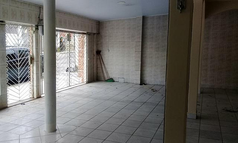 Linda Casa No Bairro...