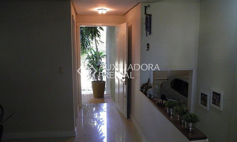 Casa À Venda Com 3 D...