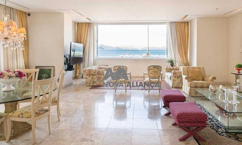 Apartamento-À Venda-...