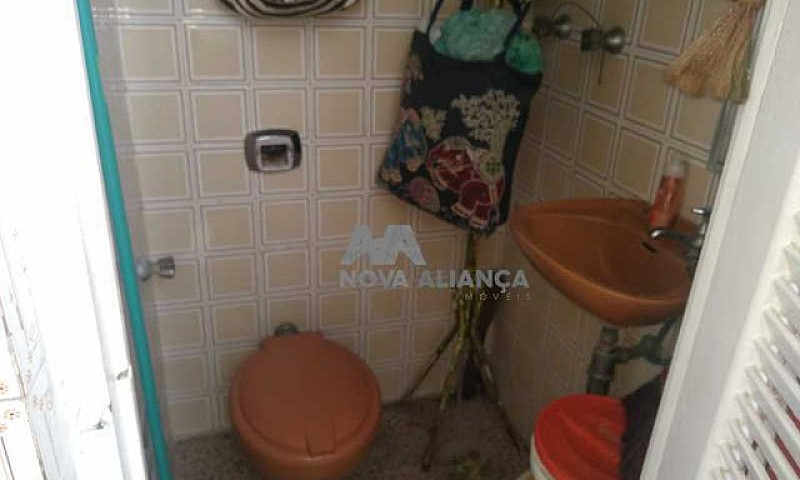 Apartamento-À Venda-...