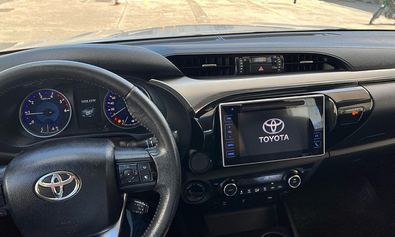 Toyota Hilux Srv Die...