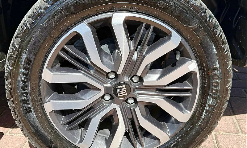 Fiat Strada Ranch 1....