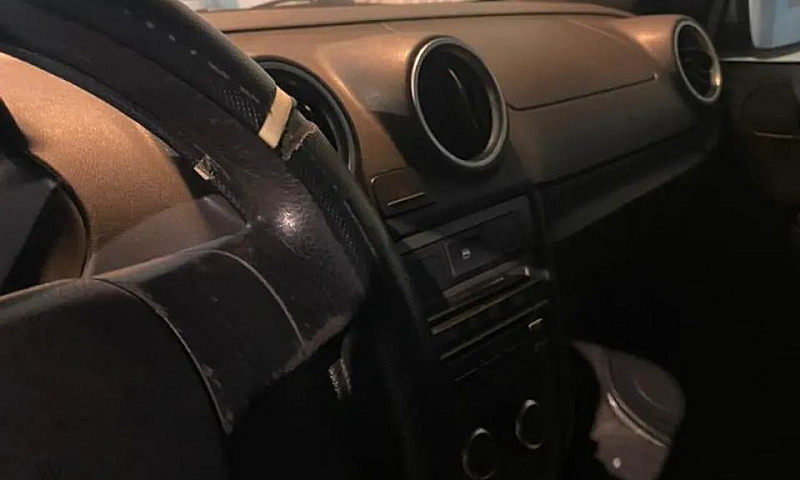 Volkswagen Voyage Tr...