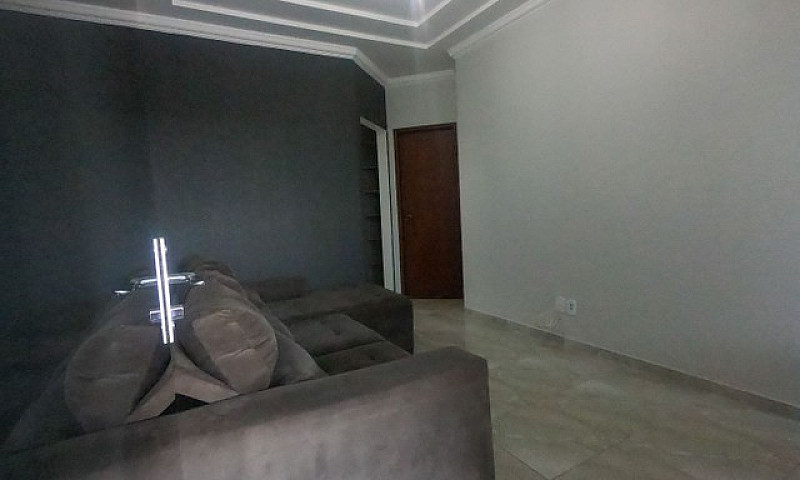 Casa De 3 Quartos - ...