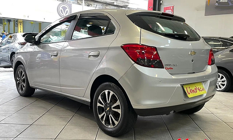 Chevrolet Onix Hatch...