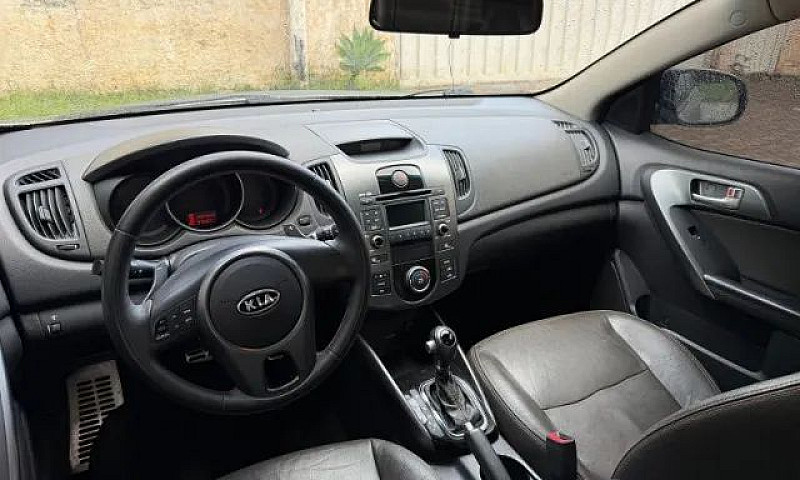 Kia Motors Cerato 1....