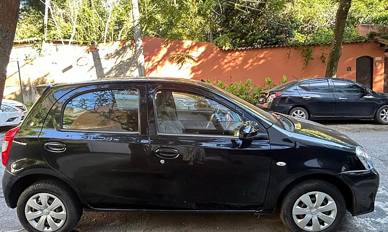 Toyota Etios Xs 1.5 ...