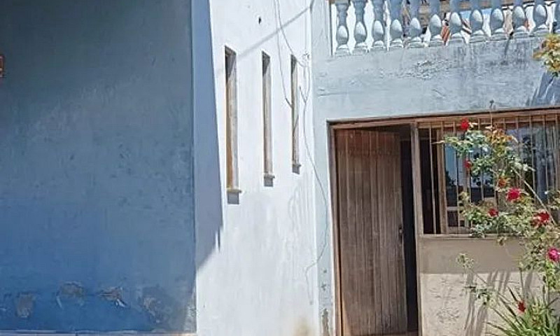 Casa Com 5 Quarto(S)...