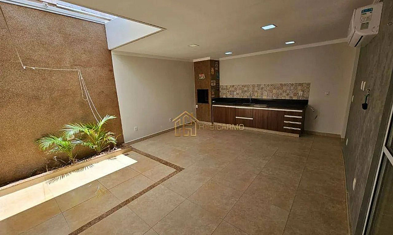 Casa Com 3 Dormitóri...
