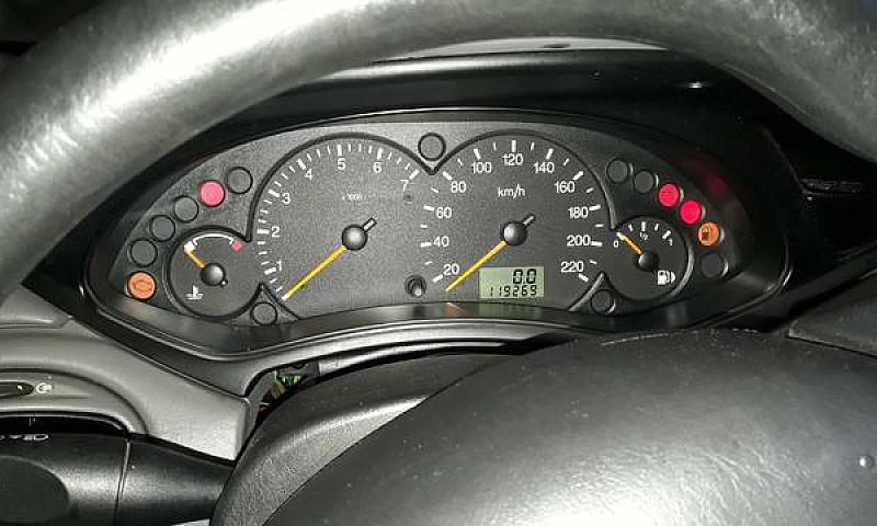 Focus Sedan 2.0 16V ...