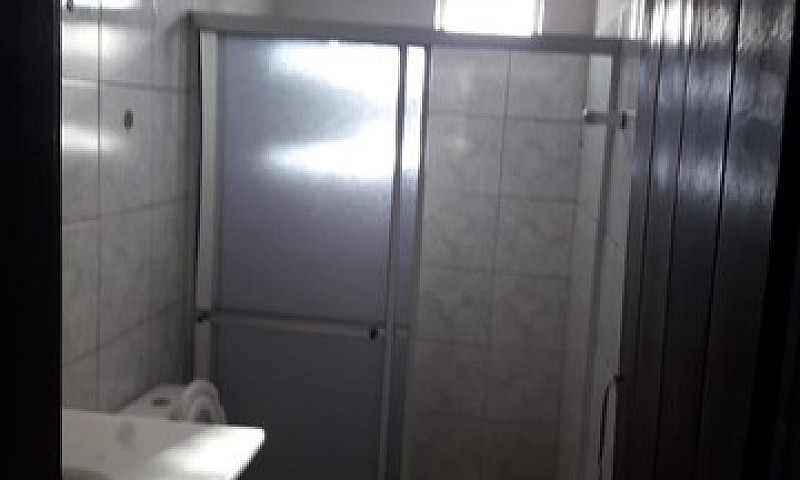 Aluga-Se Casa Próxim...