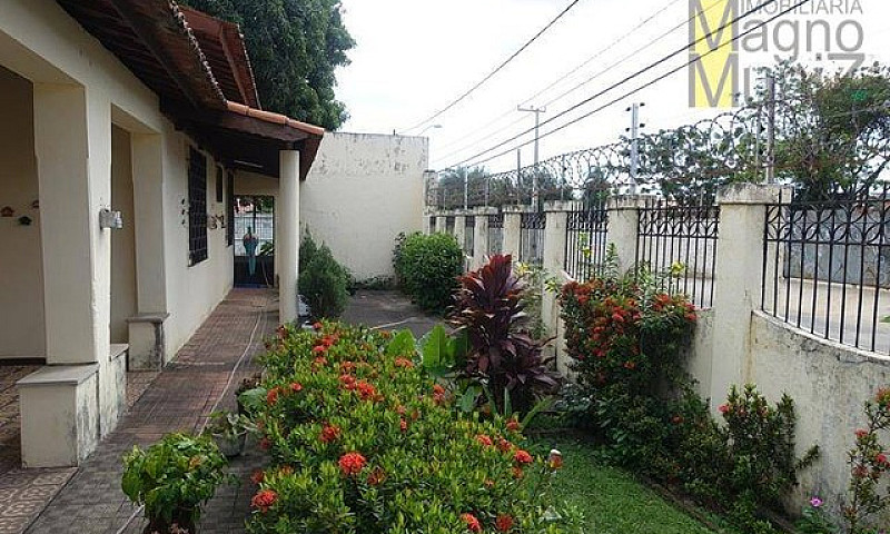 Casa Com 3 Dormitóri...