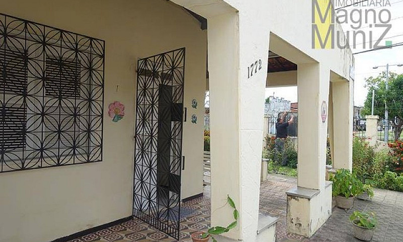 Casa Com 3 Dormitóri...