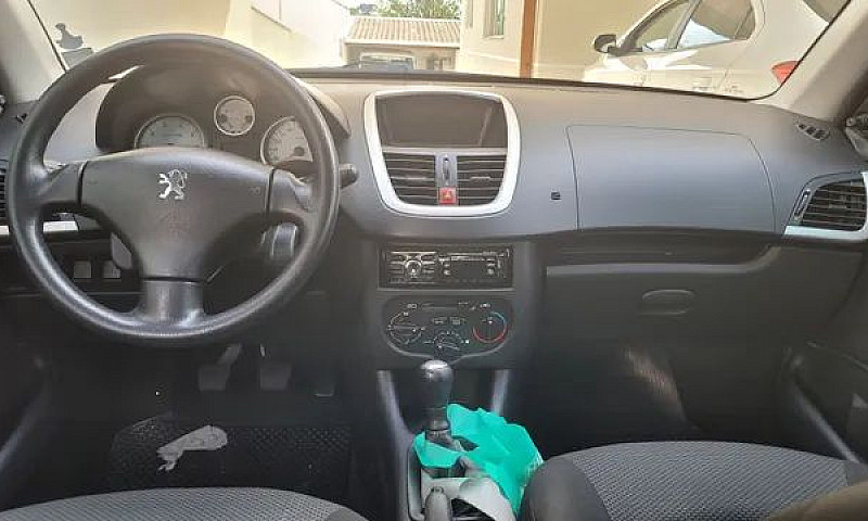 Peugeot 207 ...