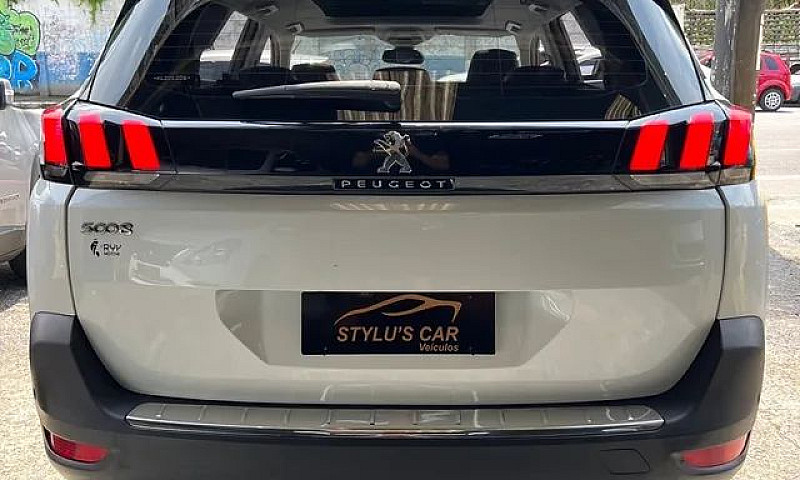Peugeot 5008 2019...