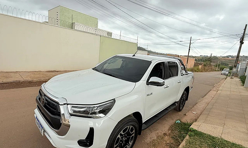 Hilux Srx 2023 Branc...