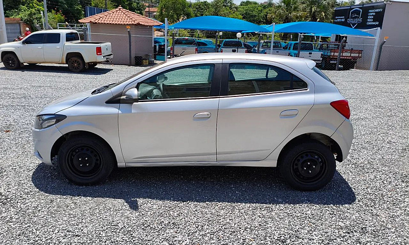 Chevrolet Onix Hatch...