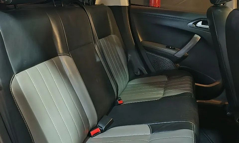 Peugeot 208 Allure 1...