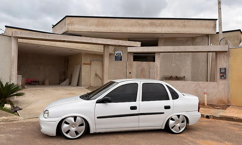 Chevrolet Corsa Seda...
