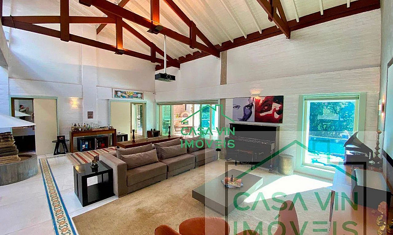 Casa Com 3 Dormitóri...
