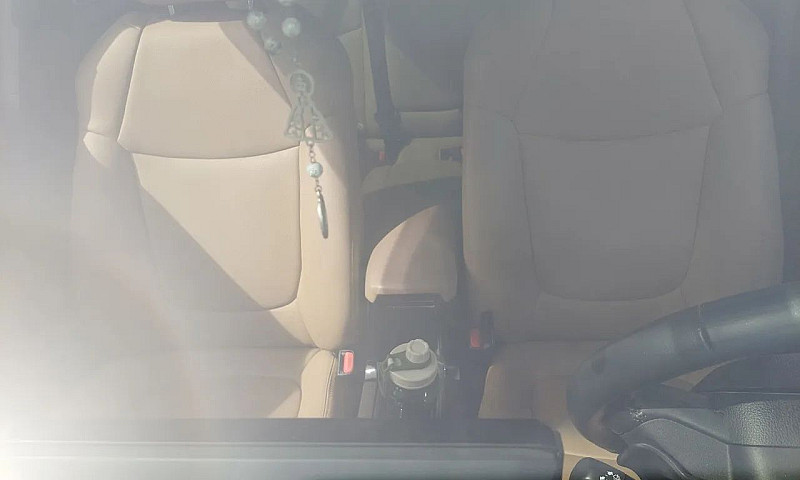 Toyota Corolla Cross...