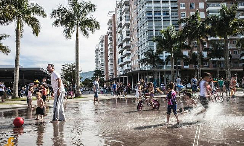 Linda Casa, Pedra Br...