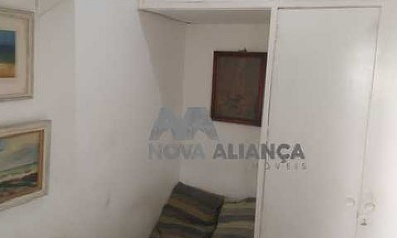 Apartamento-À Venda-...