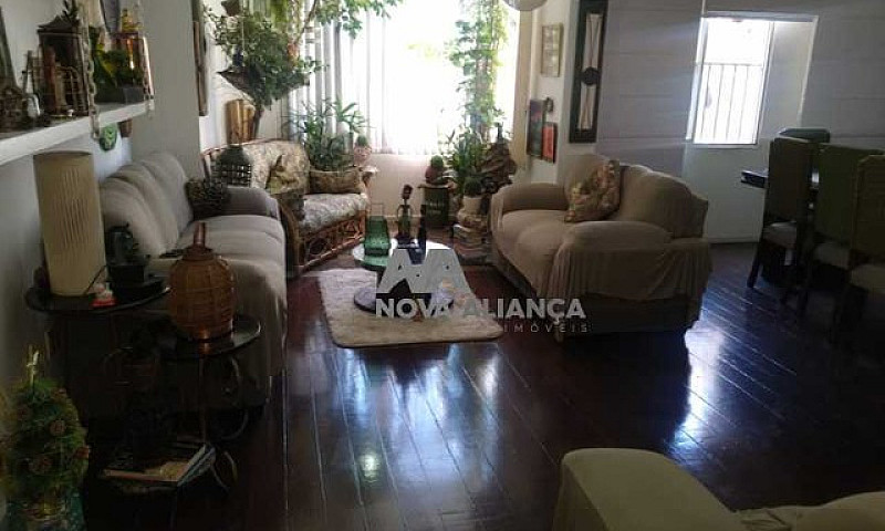 Apartamento-À Venda-...