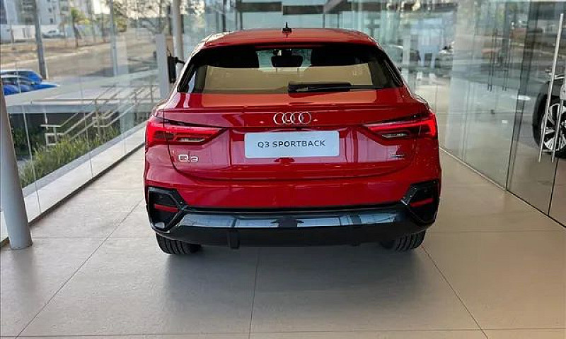 Audi Q3 2.0 40 Tfsi ...