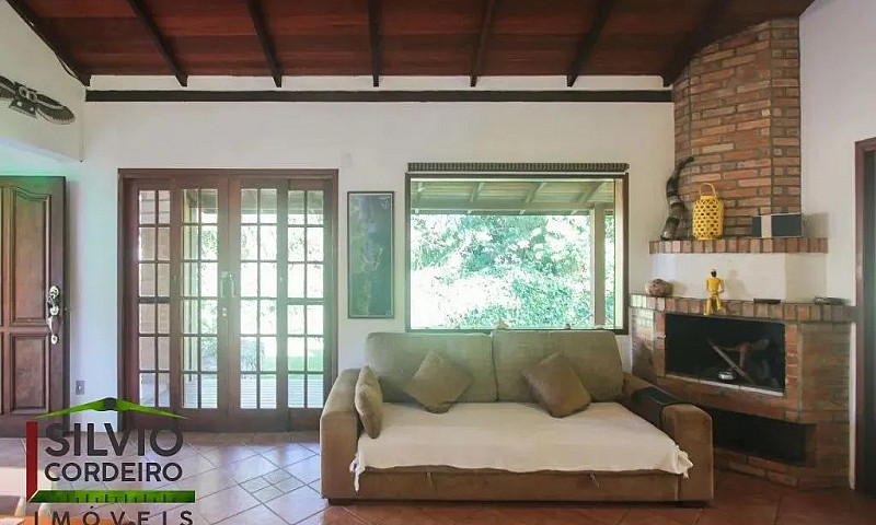 Casa Com Acesso Excl...