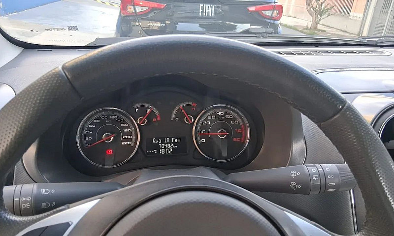 Fiat Palio Essence 1...