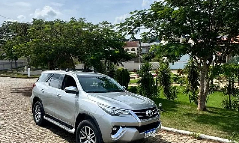 Toyota Hilux Sw4 Srx...