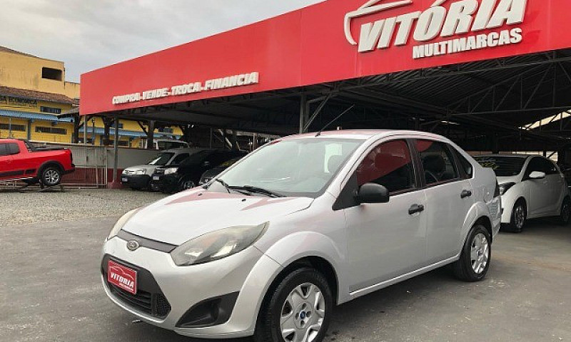 Ford/Fiesta Sedan 1....