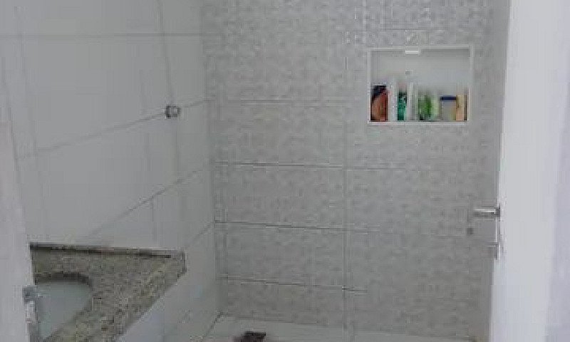 Aluga-Se Uma Casa...