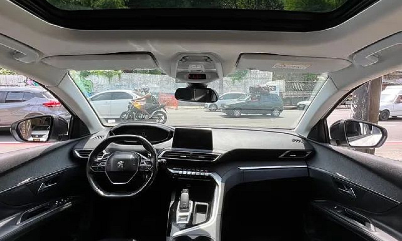Peugeot 5008 2019...