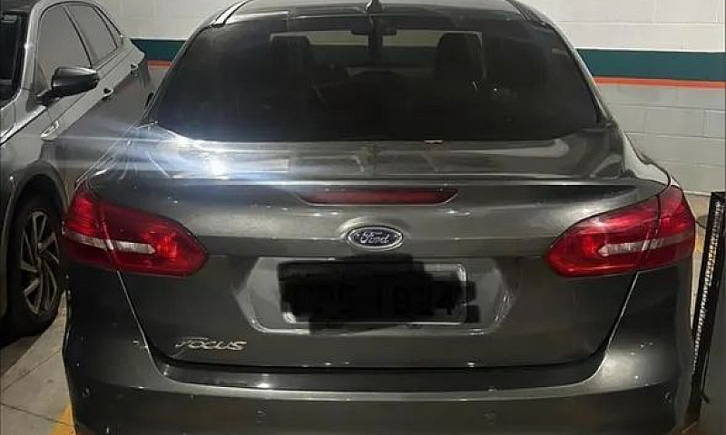 Ford Focus Fastback ...