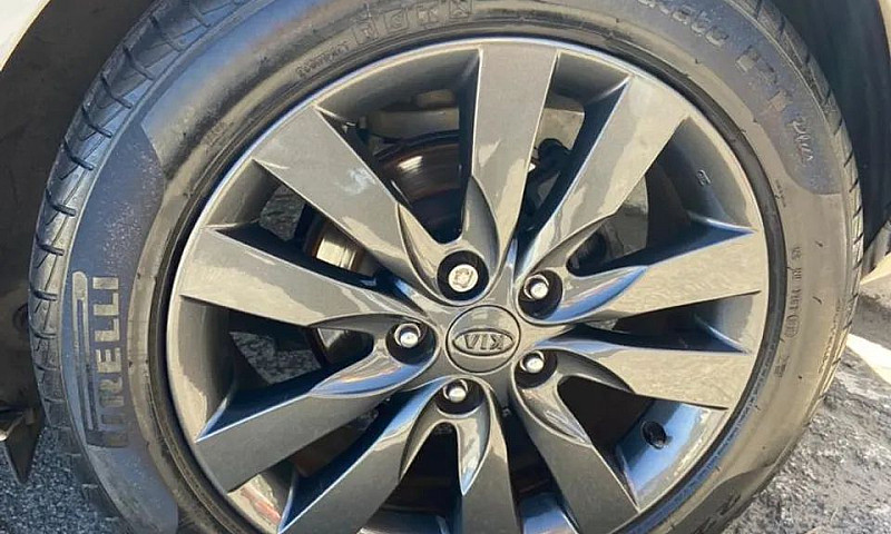 Kia Motors Cerato 1....