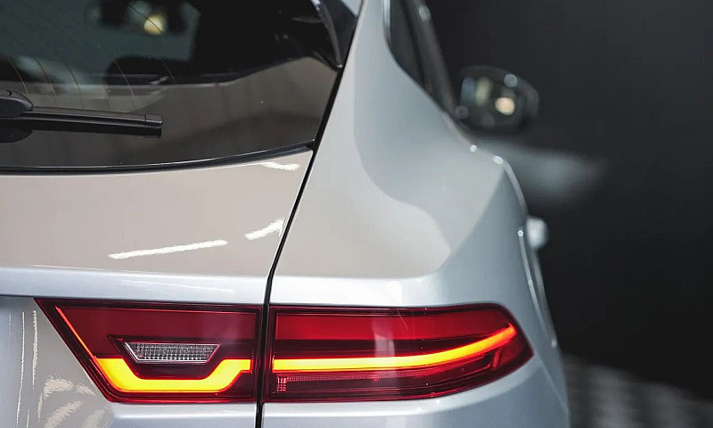 Jaguar E-Pace R-Dyna...