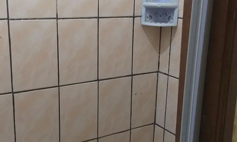 Alugo Kitnet...