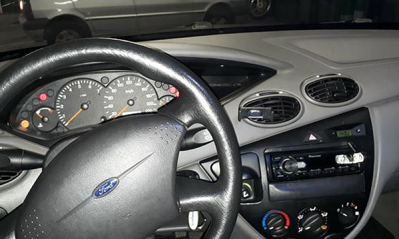 Focus Sedan 2.0 16V ...